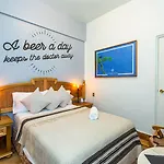 Mala Vecindad Beer Hotel